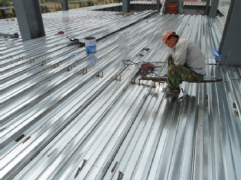 Galvanized floor deck